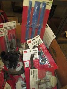 lot 117 image: Lot of automotive and hand tools, a...