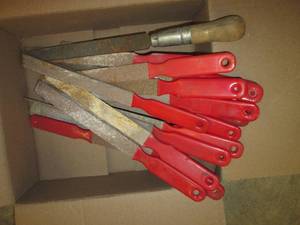 lot 126 image: Lot of insulated handle files...