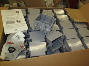 lot 131 image: Large box of dual plastic electrica...