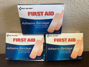 lot 30 image: Adhesive Bandages