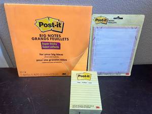 lot 9 image: Large Post-It Notes Assortment