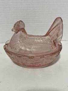 lot 3 image: Westmoreland Pink 6 Hen on Nest