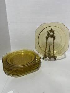 lot 12 image: Set of 6 Square 9 Federal Glass Madrid Pattern Amber Plates