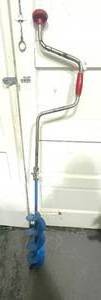 lot 30 image: Hand Ice Auger