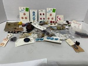 lot 41 image: Vintage Lot of Carded Buttons and other Button Sets
