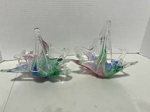 lot 66 image: Two Vintage Murona Art Glass Baskets Beautiful