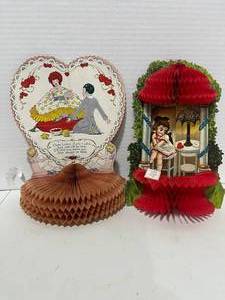lot 83 image: 2 Antique 8 Honeycomb Valentines
