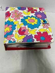 lot 95 image: Cute Vintage Book of 45rpm Records Rex Smith, Kim Carnes, Stevie Wonder and More