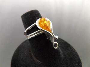 lot 63 image: .925 Sterling Silver Amber Cabochon Calla Lilly Ring Size 5.75