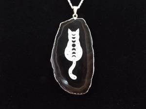lot 35 image: .925 Sterling Silver Reversible Eclipse Cat Agate &nbspPendant Necklace