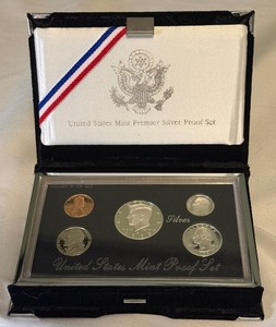 lot 30 image: 1998 PREMIER SILVER Proof Set (5 coins) - original package with COA