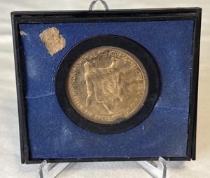 lot 76 image: 1974 John Adams American Revolution Bicentennial Commemorative Medal - case only, minor fire damage evident