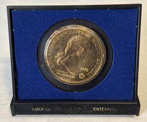 lot 77 image: 1972 American Revolution George Washington Commemorative Medal - case only, minor fire damage evident