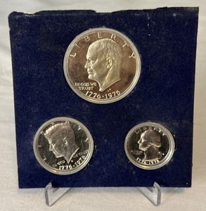 lot 94 image: 1976 Bicentennial SILVER Proof 3 Coin Set - no original package