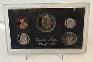 lot 110 image: 1983 Proof Set (5 coins) - No external case, fire damage evident