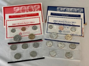 lot 137 image: P&D Two (2) 2002 US Mint Uncirculated Coin Sets (20 Coins) - original govt packaging (OGP) and envelope