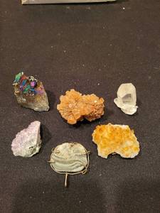 lot 11J image: Collection of 6 Assorted Mineral and Gemstone Specimens