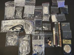 lot 81J image: Bulk Collection of Assorted Glass and Seed Beads with Findings