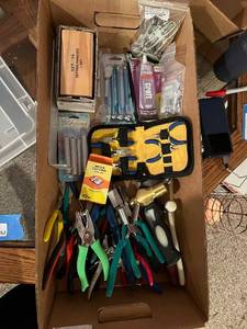 lot 125J image: Jewelry Making Tool Set with Pliers, Hammers, Punches, and Accessories