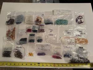 lot 103J image: Large Collection of Semi-Precious Gemstone Beads and Loose Stones