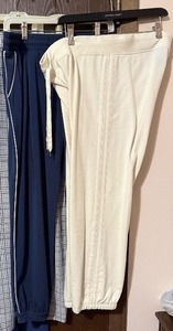 lot 78C image: 4 Designer Pants Lot - Simply Vera Vera Wang, Ralph Lauren, Norma Kamali (Lot of 4)