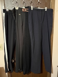 lot 86C image: Womens Pants from Simply Vera Vera Wang, Lands End, 4U Spiegel (Lot of 5)