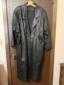 lot 49C image: Pelle Leather Coat - Black Long Coat, Size M