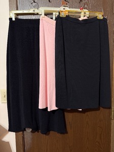 lot 14C image: Collection of Knit Skirts Due Per Due (2), 1 Unbranded - Black, Navy & Pink - Size 10LXL (Lot of 3)