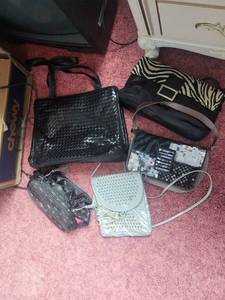 lot 242C image: Enzo Angiolini Handbags - Genuine Leather - Made In Italy (Lot Of 5)