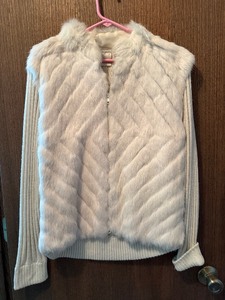 lot 6C image: Rabbit Fur Vest XL - Off-White with Knit Sleeves