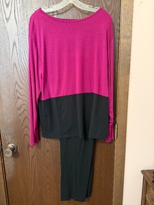lot 110C image: Willow Bay Lounge Set - Color-Block Magenta Top (L, 12-14) & Black Pants (M)