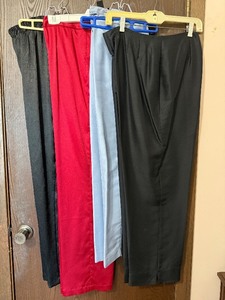 lot 102C image: Assorted Womens Pants (Paradox Missy 14 Diane Von Furstenberg 10 August Silk 14 Finity 14) (Lot of 4)