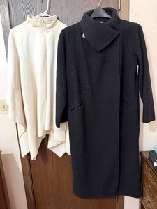 lot 116C image: Maralyce Ferree Coat - Black Wool, Scarborough, ME - Size M Sandra Cape, One Size
