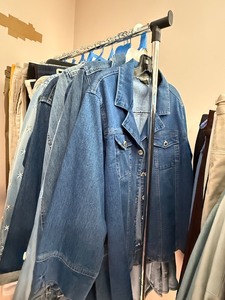 lot 329C image: Rolling Clothing Rack (not adjustable) for apparel (lot of 1)