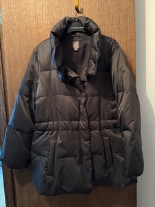 lot 388C image: basement bedroom closet - J.Jill Down Puffer Coat - Black - Size M - Made in Vietnam - 75% Down