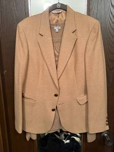 lot 126C image: Halogen Cashmere Blazer & Matching Sweater - Camel - Size L