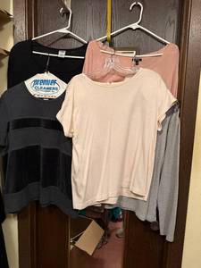 lot 147C image: Evan Picone, Jones New York, Liz Claiborne, Old Navy, Apt. 9 Womens Knit Tops - Assorted Colors