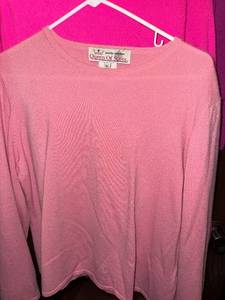 lot 152C image: Queen Of Scots Cashmere, Lord & Taylor, Studio 21, Apt 9 Cashmere Sweaters (Lot of 4) Pink & Purple