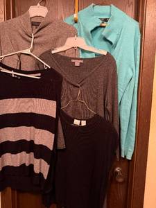 lot 158C image: Womens Cashmere Sweaters Lot of 5 - Lauren Ralph Lauren, Casual Corner, Kate & Mallory, Apt 9, and Merona KnitCashmere