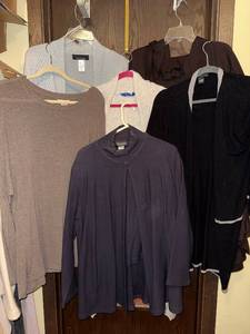 lot 187C image: Womens Cardigans Eileen Fisher 2 pc Set, Jones New York, Simply Vera Vera Wang, Joan Vass, Nina Leonard Lot of 6) - Assorted Brands