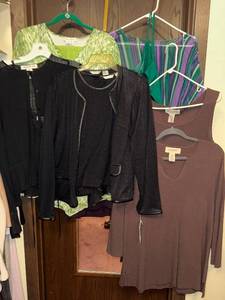 lot 200C image: Finity, Richard Malcolm, Jones New York, Easy Spirit and Allison Taylor - Asst womens tops & 1 pant (Lot of 6)