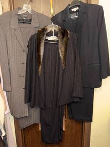 lot 335C image: 3 - 2pc Suit Sets, Jessica Howard, Liz Claiborne and Iris Singer  Sizes 12-14,Womens