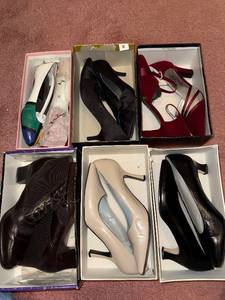 lot 356C image: Womens Shoes - 6 Pairs (Lot of 6)