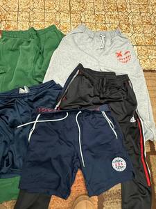 lot 407C image: Nike, Adidas, AE - American Eagle & Moda Masculina - Mens Activewear