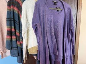 lot 267C image: Womens Cardigans & Knit Sweaters (Lot of 6)