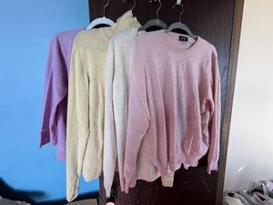 lot 272C image: Cashmere Sweaters DZPRC, Apt 9, Geneva, Monte Cielo (Lot of 5)