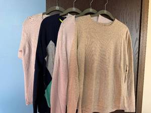 lot 277C image: Merona XL, Glen Lyon M & Country Shop 100% Cashmere Sweaters (Lot of 4)