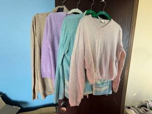 lot 284C image: Merona & Mossimo & Country Shop Cashmere Sweaters (Assorted Colors) (Lot of 5)