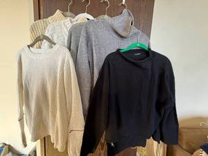 lot 427C image: Knit Sweater Lot (Lot of 6) - Assorted Neutral Colors