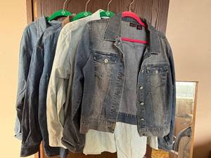 lot 431C image: Denim Jackets & Shirt - Mixed Brands